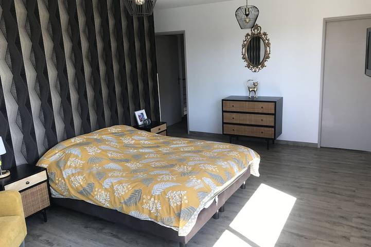 Location de vacances pour 9 personnes, avec jacuzzi ainsi que balcon et jardin à La Jarrie - 3