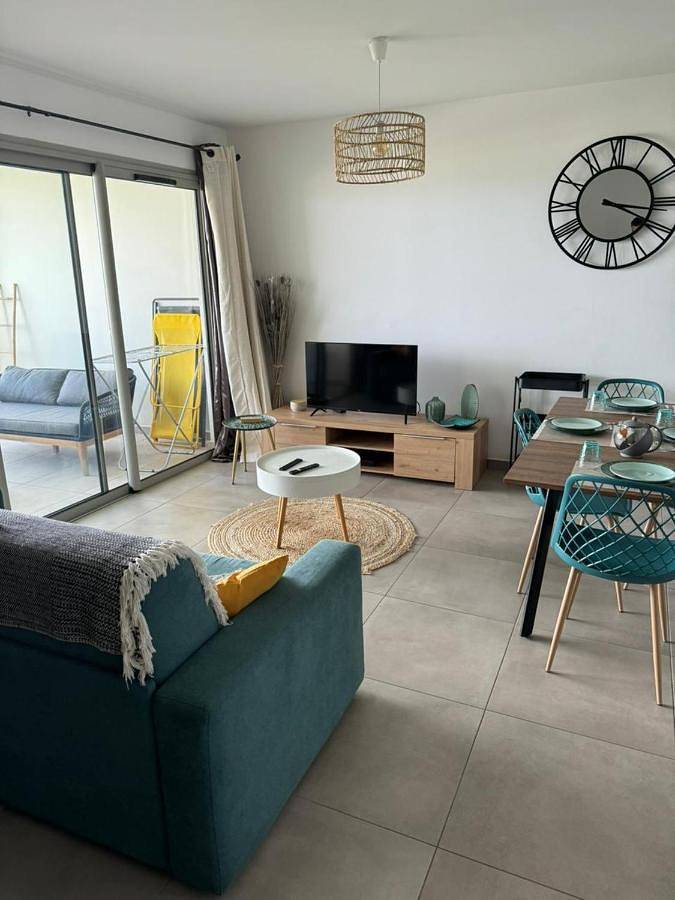 Gîte pour 4 personnes, avec vue et terrasse dans Plage de Saint-Leu - 2