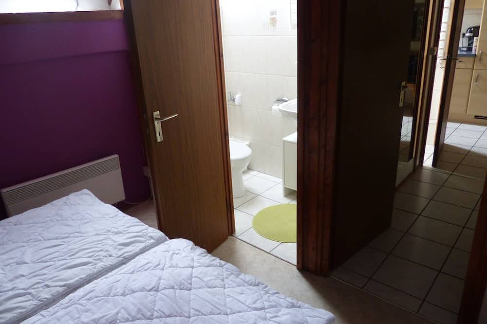 Highspeed Internet Ferienhaus, Terrasse am Waldrand, für 6 Personen + Hund in Silbersee, Frielendorf