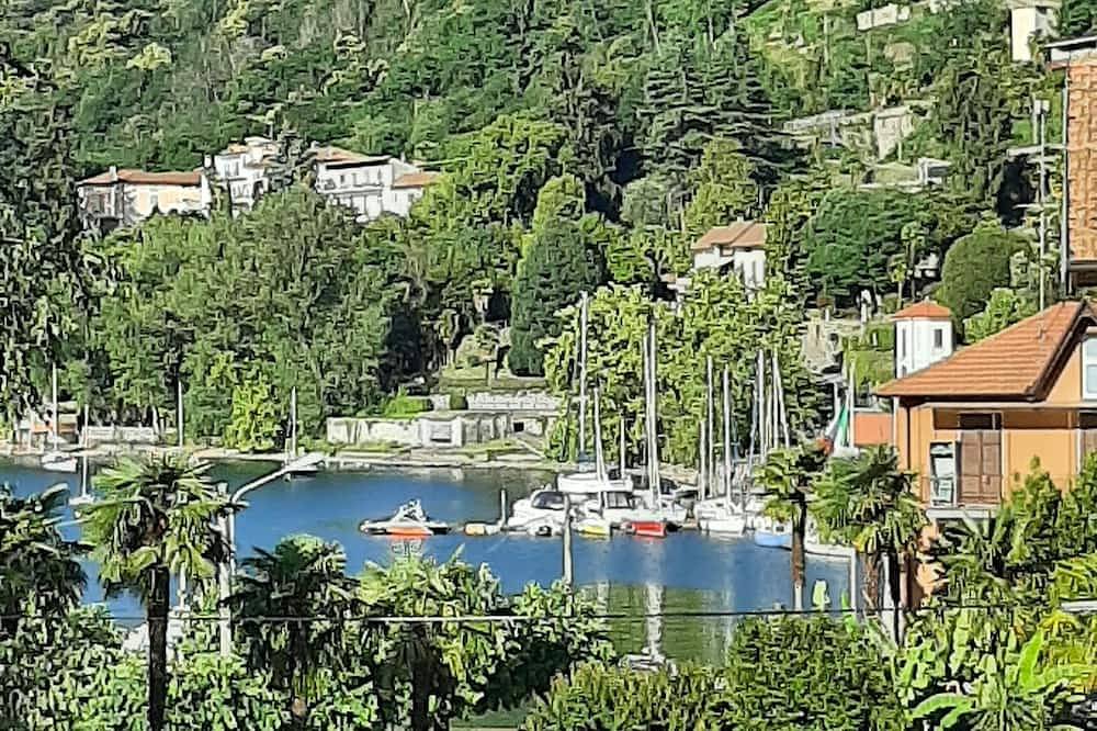 Ganze Wohnung, In der Nähe von Stresa, Wohnung Lesa mit Terrasse mit Blick auf den See. Wi-Fi in Lesa, Lago Maggiore (Piemont)