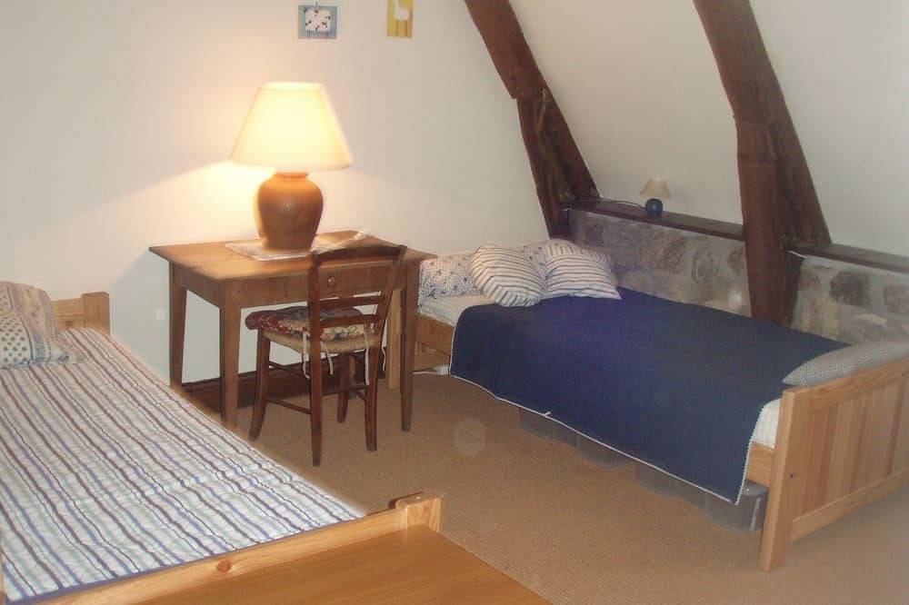 Antigua casa de labranza restaurada decoración cálida cómoda en una parcela de 3ha in Saint-Donat, Parque Natural Regional Volcans d'Auvergne