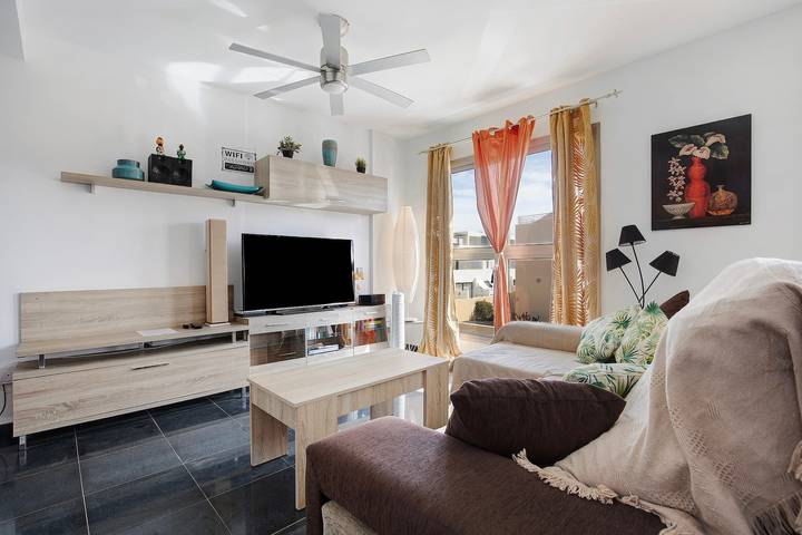 Vacation Home "Vistas Paraíso" with Sea View, Shared Pool & Wi-Fi in El Cotillo, La Oliva