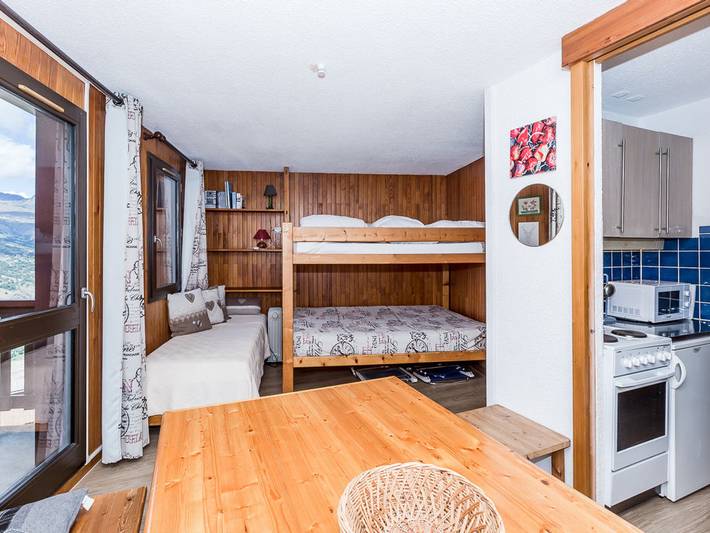 Estudio entero, Estudio renovado con balcón, cerca de pistas y comercios, aparcamiento gratuito, sin mascotas in Bellentre, La Plagne-Tarentaise