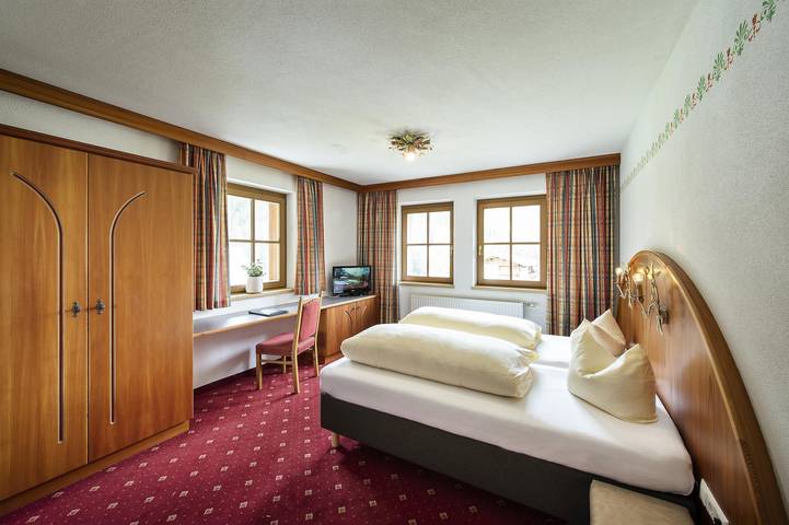 Ferienwohnung für 4 Personen, mit Balkon und Terrasse sowie Pool und Sauna im Stubaital - 4