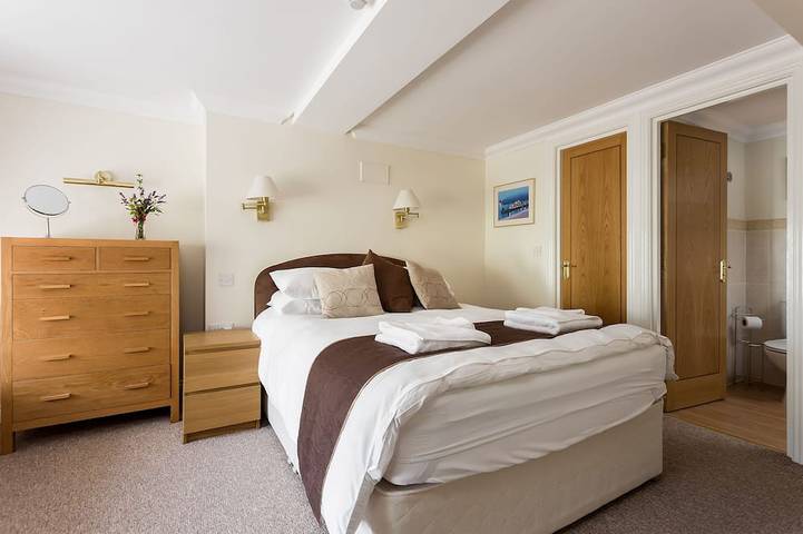 Appartement entier, Appartement de luxe spacieux 2Br à 500m de la plage et à proximité de New Forest in Boscombe, Bournemouth