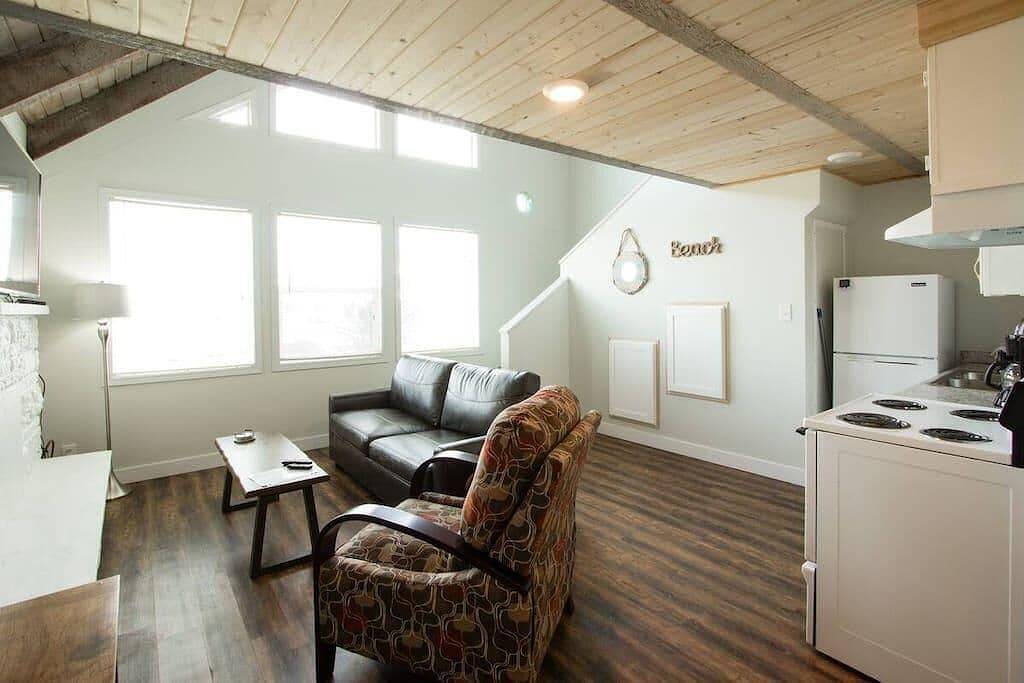 Ocean Shores cozy chalet located within steps from the beach in Ocean Shores Beach, Ocean Shores