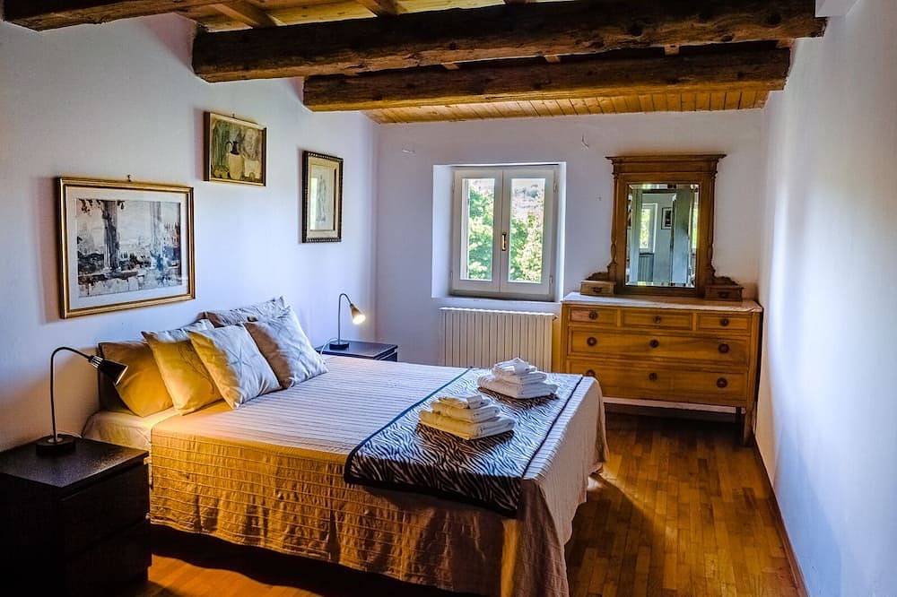 Large country house with private swimming pool and tennis court, 12 hectares in Fano (Municipio), Valle del Metauro