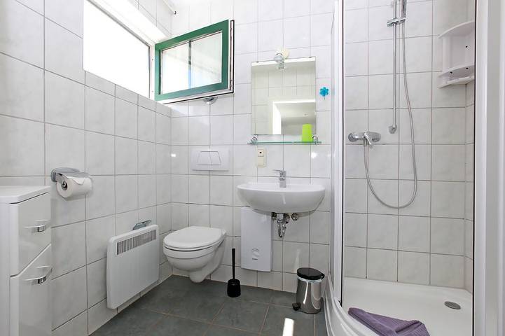 Ganze Wohnung, Ein Augenschlag von der Ostsee entfernt in Wustrow, Fischland