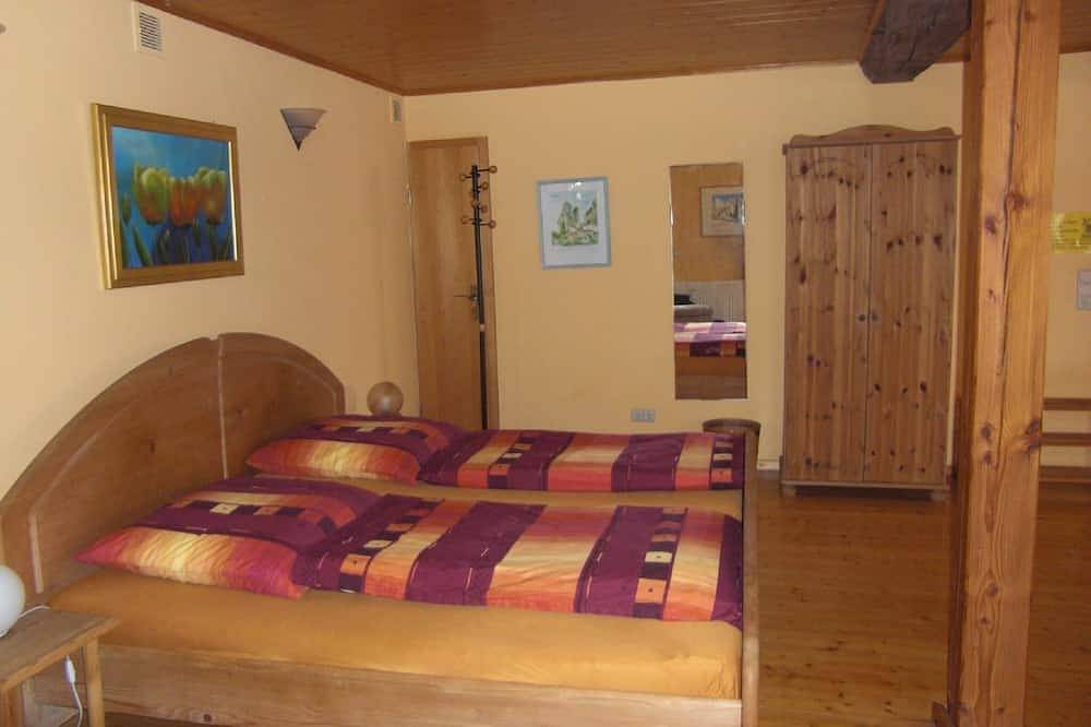 Ganze Wohnung, Gemütliche Ferienwohnung in ruhiger Lage mit voll ausgestatteter Küche in Schonungen, Franken
