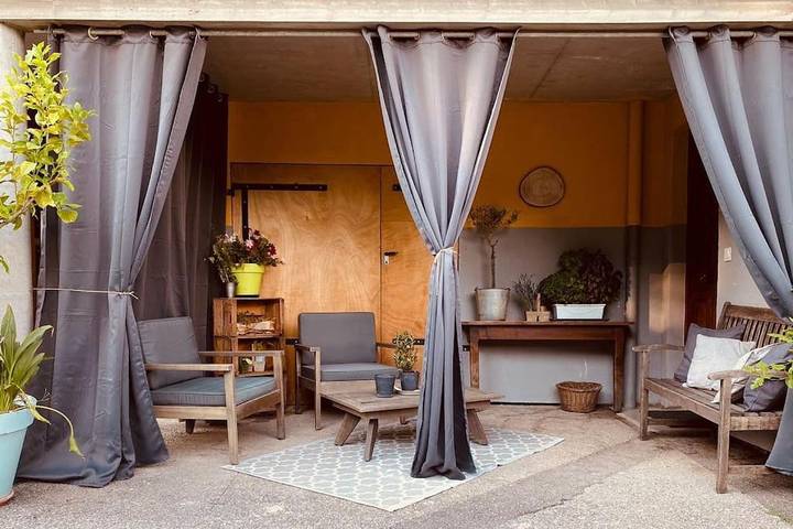 Location de vacances pour 4 personnes, avec vue ainsi que jardin et piscine à La Motte-du-Caire - 3