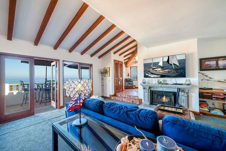 Vacation rental for 6 people, with yard and sauna as well as pool and hot tub in Santa Catalina Island