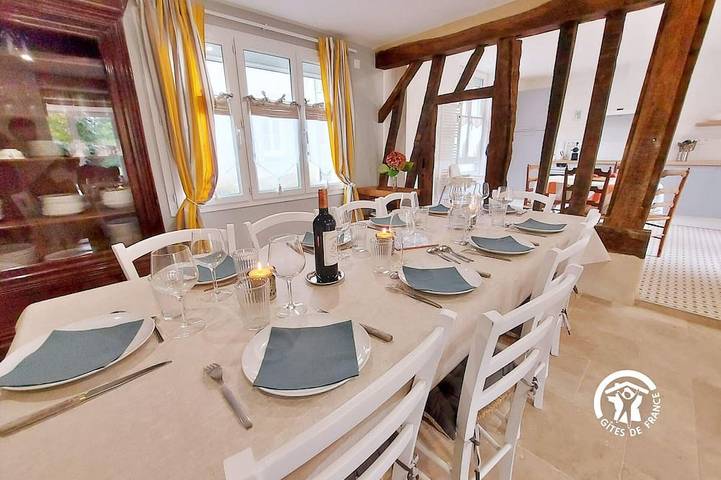 Gîte pour 11 personnes, avec terrasse et jardin