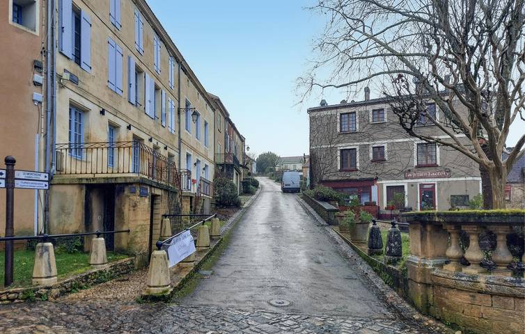 Location de vacances pour 6 personnes, avec terrasse à Sainte-Alvère - 2