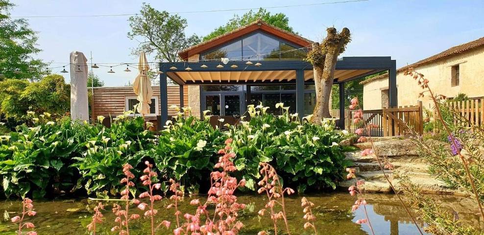 Maison d’hôte pour 2 personnes, avec jardin ainsi que terrasse et jacuzzi à Pamproux