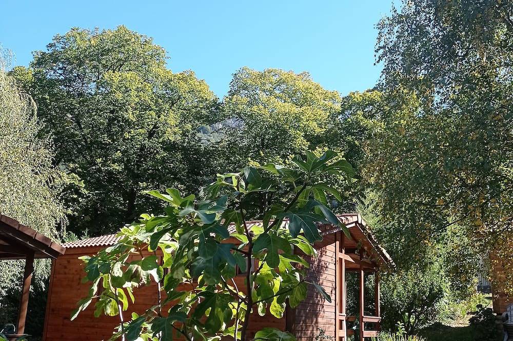 Les chalets Quazemi à Casteil locations de vacances in Casteil, Parc naturel régional des Pyrénées catalanes