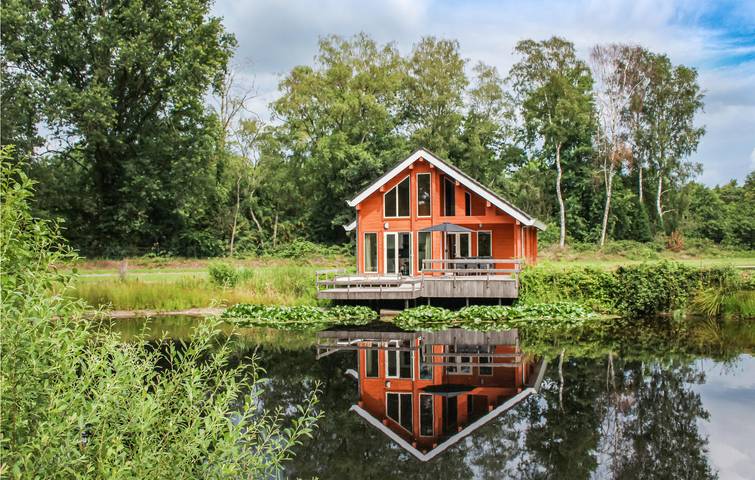 Vakantiehuis voor 6 personen, with Terras and Whirlpool as well as Uitzicht op het meer in Heel