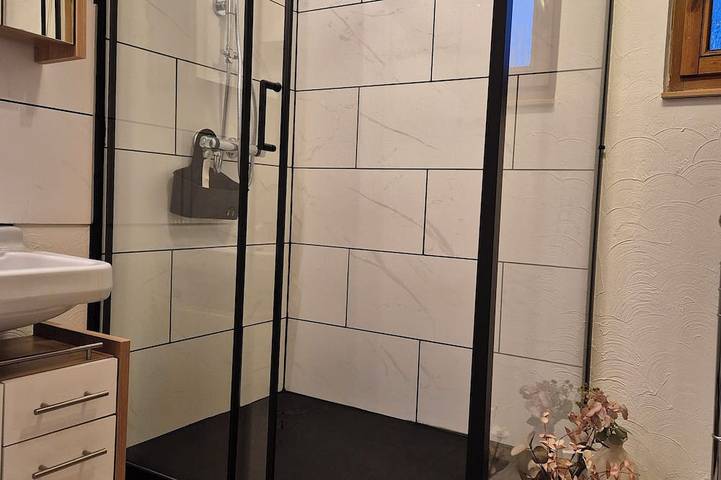 Blockhütte für 2 Personen, mit Terrasse und Garten sowie Sauna im Sauerland - 4