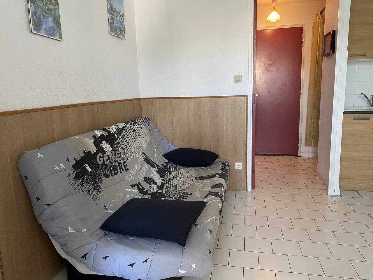 Entire studio, Studio cabin with glazed loggia near beach and shops in Sète in Sete, Mediterranean Coast (France)
