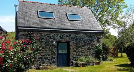 Gîte pour 6 personnes, avec terrasse et jardin à Hénanbihen