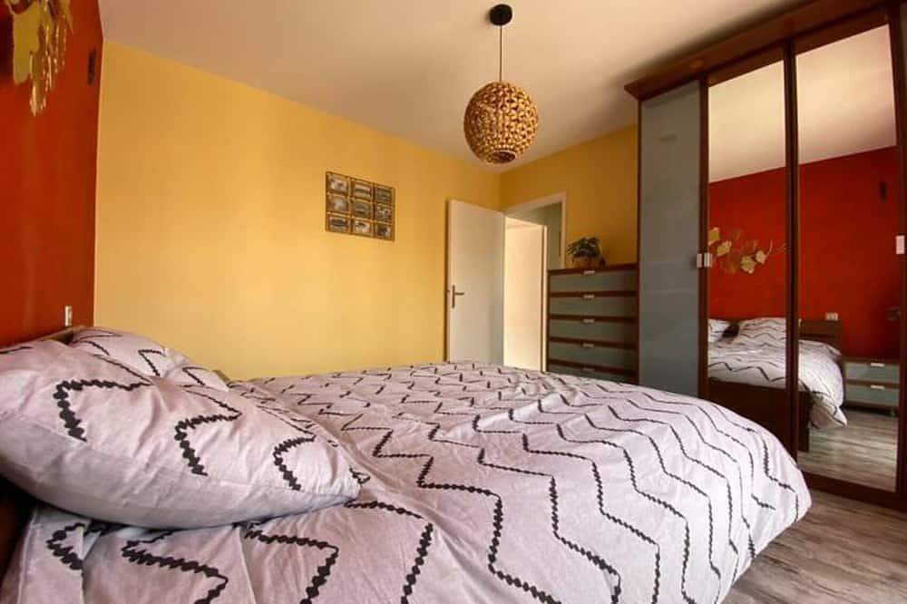 Entire apartment, Charming T3 Apartment in the Heart of Gap in Gap, Gap region