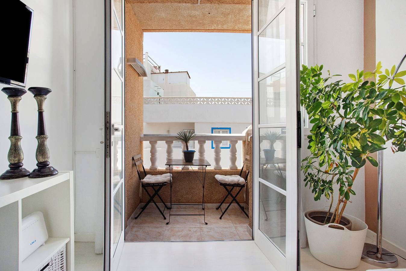 Appartamento intero, Casa vacanze "Casa Leon" con vista mare, balcone e Wi-Fi in Puerto de Corralejo, La Oliva