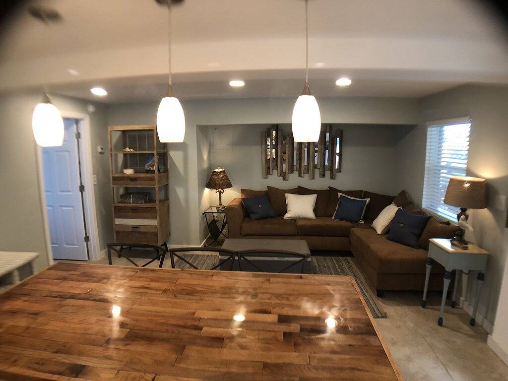 Ganze Wohnung, Das süßeste Häuschen gegenüber dem Strand! in Saint Joe Beach, Emerald Coast