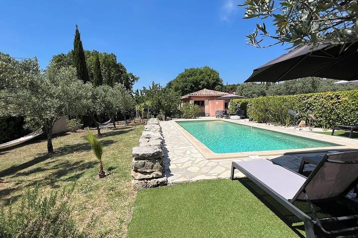 Gîte pour 2 personnes, avec Terrasse et Jardin