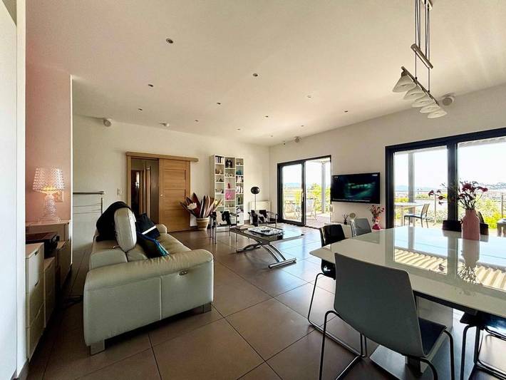 Villa pour 8 personnes, avec Terrasse et Jardin ainsi que Piscine et Vue à Ajaccio - 2
