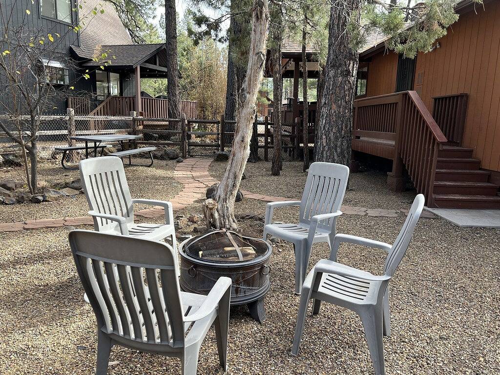 Gemütliche Hütte im Wald in Munds Park, Oak Creek Canyon