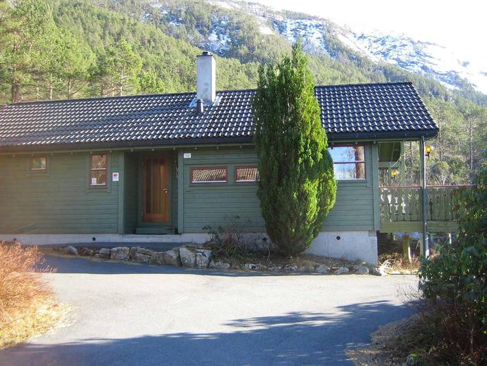 Ferienhaus Norwegen: Ferienobjekt bis 6 Personen, 9,9 / 15 Ps Motorboot mietbar. in Hardangerfjord