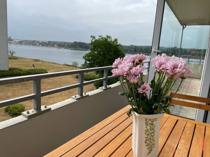 Ferienwohnung für 2 Personen, mit Balkon und Seeblick in Heiligenhafen