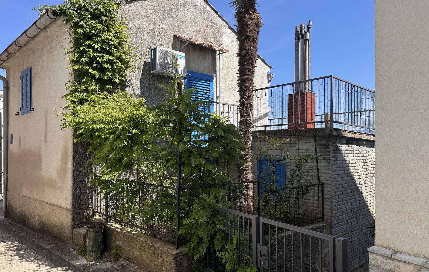 Cozy 1-Bedroom Apartment in Dobrinj with WiFi and Parking in Dobrinj, Krk