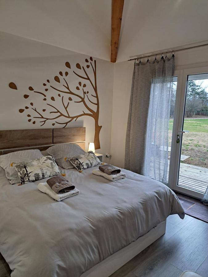 Location de vacances pour 2 personnes, avec jardin et vue à Renaison - 4