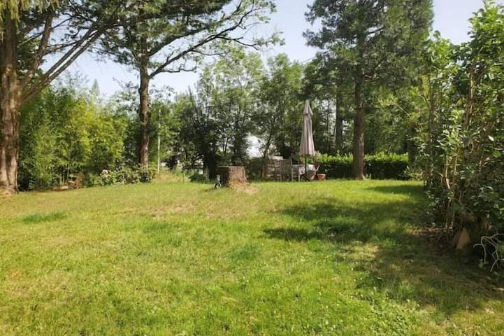 Gîte pour 10 personnes, avec Jardin à Teillet