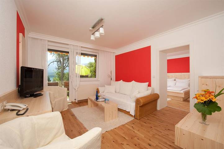 Hotel für 4 Personen, mit Terrasse und Garten sowie Sauna und Seeblick am Faaker See