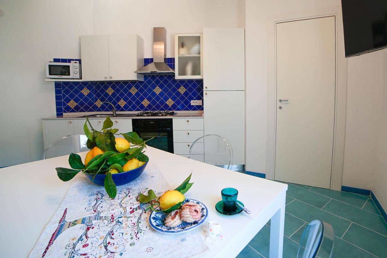 Appartamento intero, Two-Bedroom House in Pontone, Scala