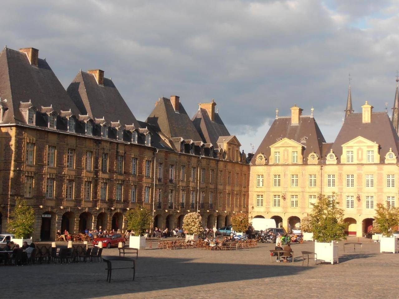 Hôtel de la Meuse in Charleville-Mézières, Ardennes