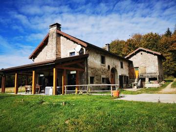 Gîte pour 8 personnes, avec jardin ainsi que terrasse et vue sur le lac à Bellefontaine (Vosges)