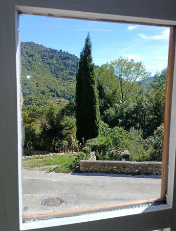 Gîte pour 4 personnes, avec sauna et jacuzzi ainsi que jardin et terrasse, animaux acceptés à Labastide-sur-Bésorgues