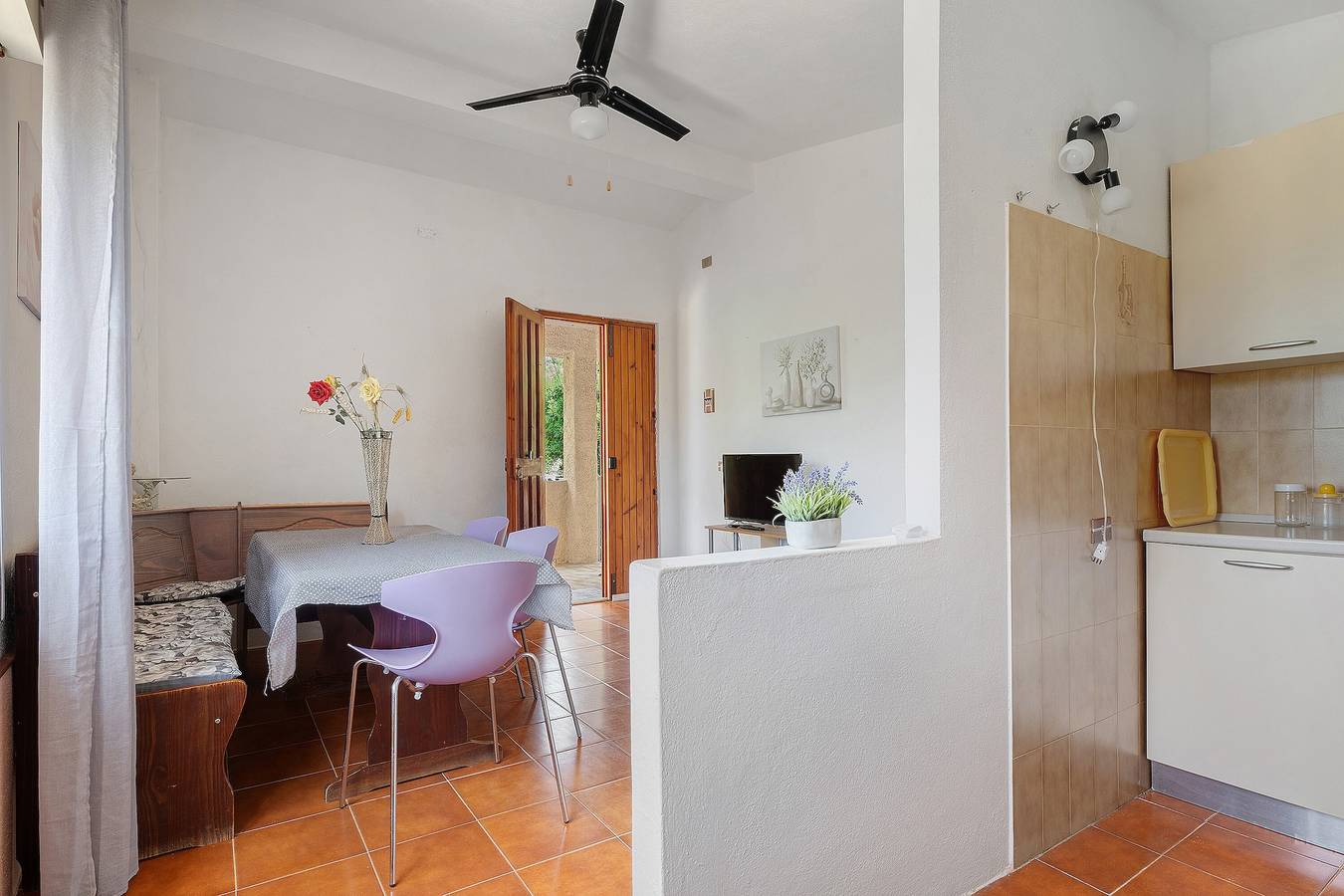 Ganze Wohnung, Apartment 'Zakaria' mit Bergblick, Wlan und Klimaanlage in Foxi Lioni, Tertenia