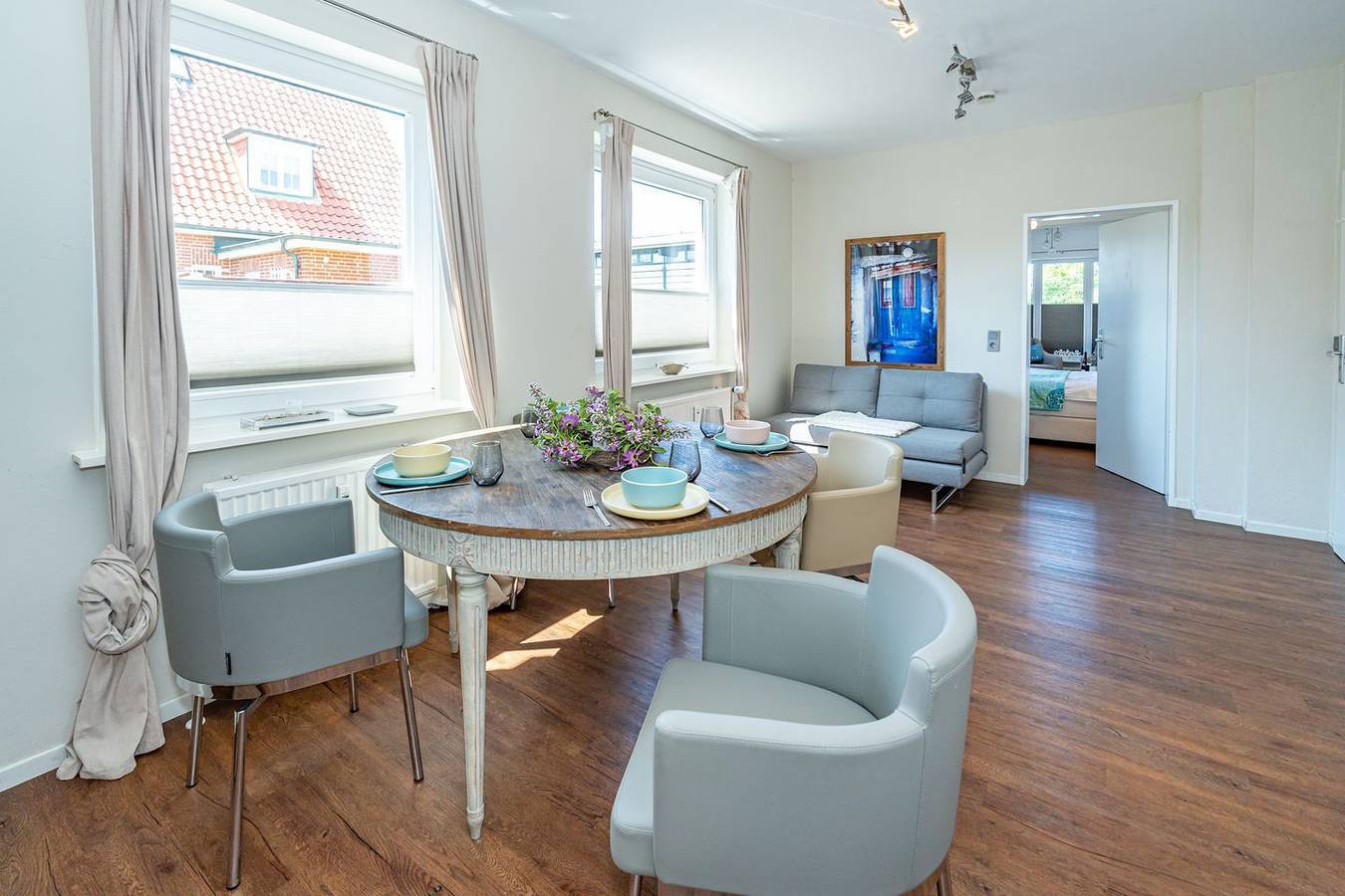 Ganze Wohnung, Zentrale Ferienwohnung für 2 Personen mit Parkplatz in Strandnähe. in Westerland, Sylt (Gemeinde)