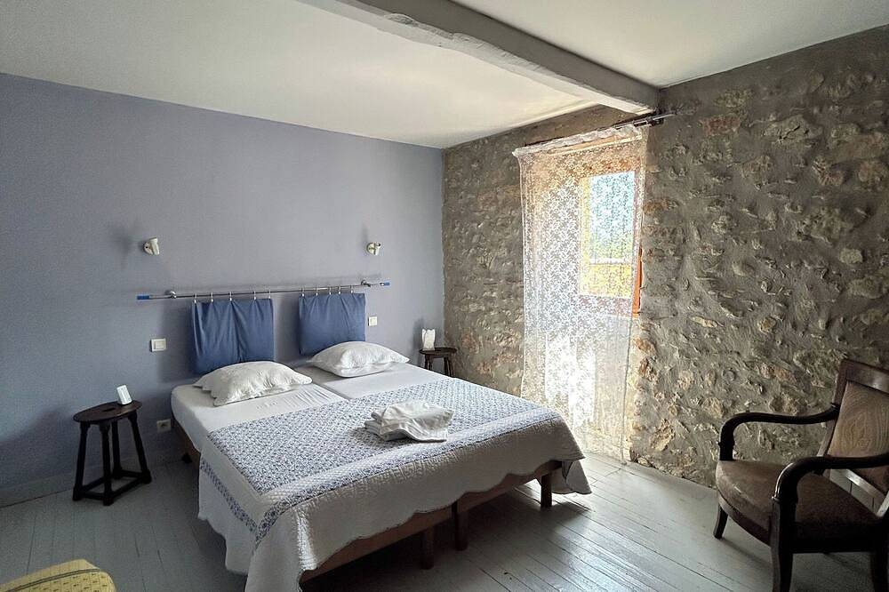 Charming Chateau 7-bedroom- 16 people-  with Heated indoor pool & Spa in Bugarach, Parc naturel régional Corbières-Fenouillèdes