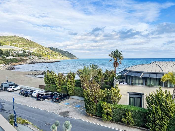 Ferienwohnung für 4 Personen, mit Balkon und Ausblick in San Lorenzo al Mare