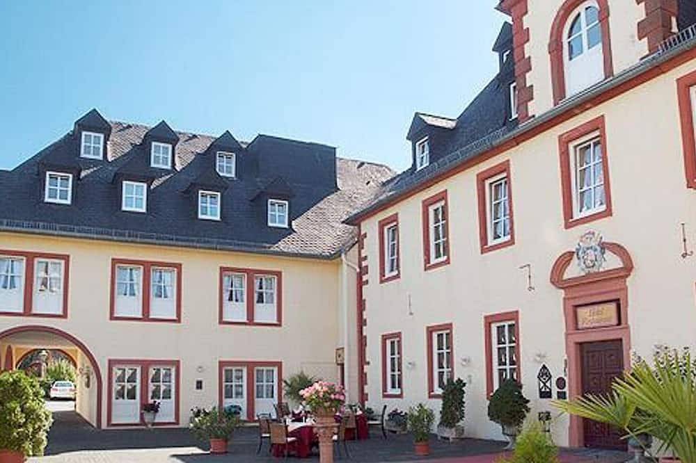 Burgzimmer - Doppelzimmer Dusche/Wc - Schlosshotel Kurfürstliches Amtshaus Garni in Daun, Vulkaneifel