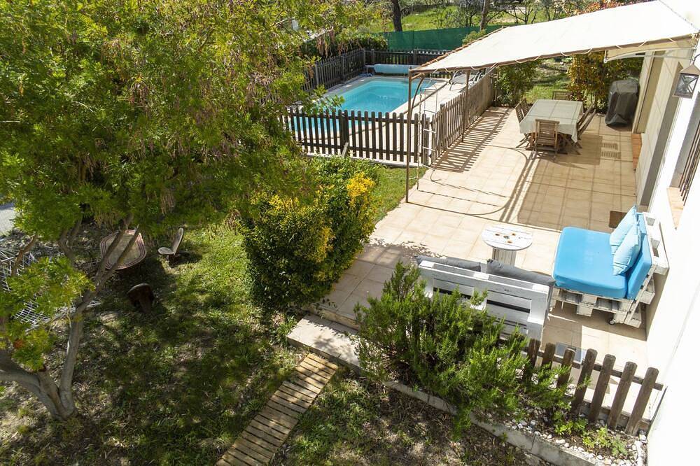 Quiet house with swim pool & children's playground - 15 km from Hyères & Toulon in Solliès-Toucas, Toulon region