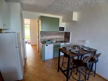 Gîte pour 4 personnes, avec balcon et vue à Laye (homonymie)