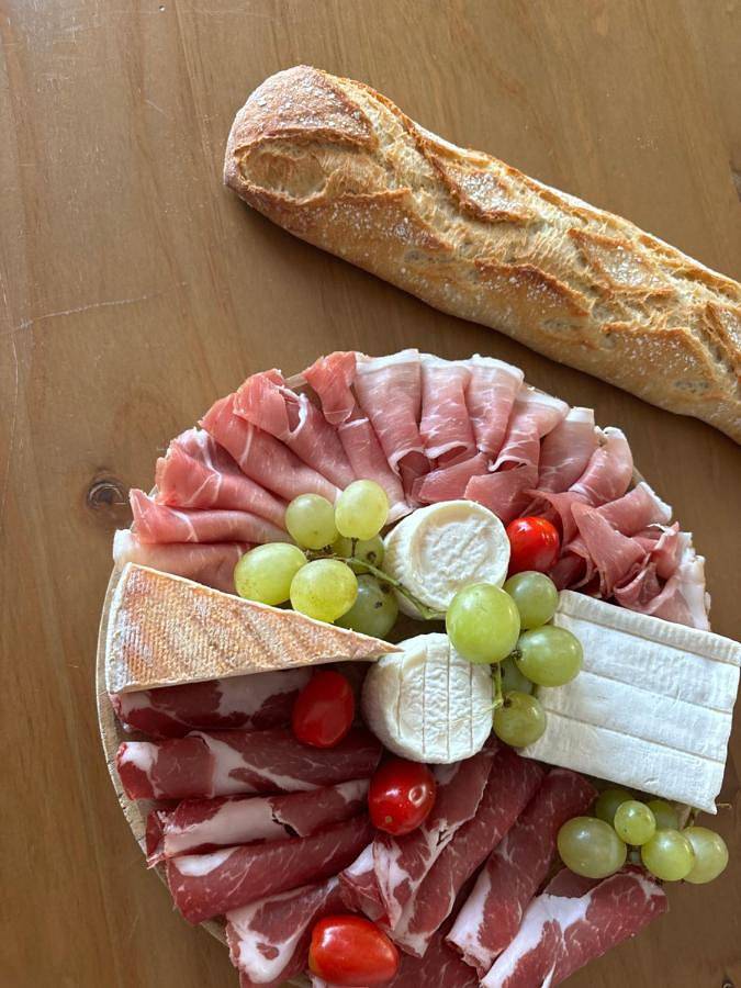 Location de vacances pour 2 personnes, avec piscine ainsi que jardin et vue à Saint-Martin-des-Champs - 2