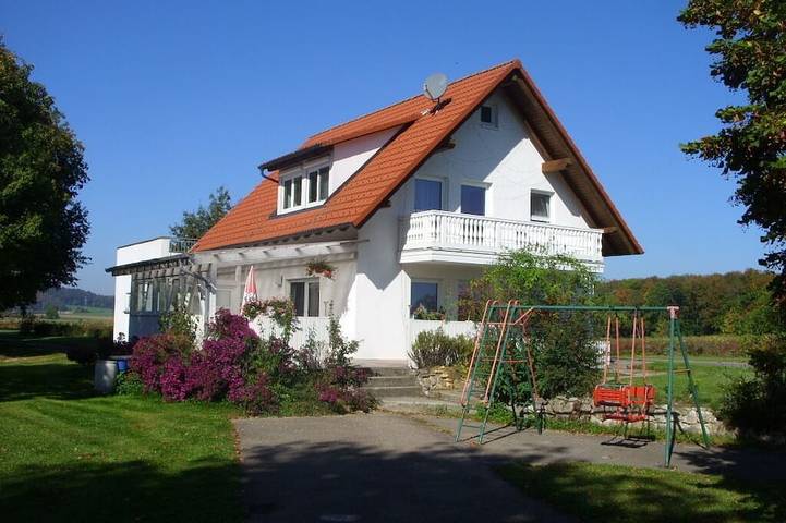 Ferienwohnung für 5 Personen, mit Balkon und Whirlpool sowie Garten, mit Haustier - 1