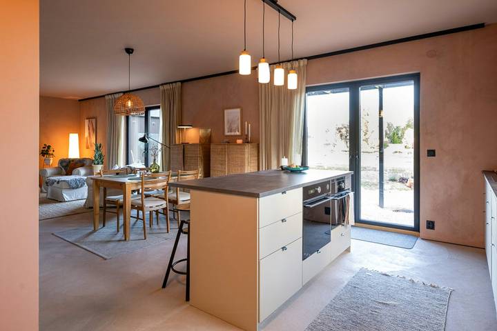 Hus för 7 Personer, med trädgård i Hjo