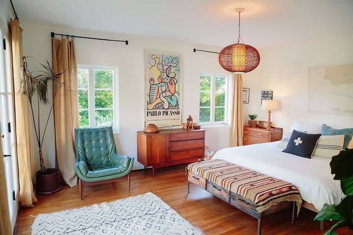 Vacation rental for 7 people, with terrace and yard, with pets in Montecito